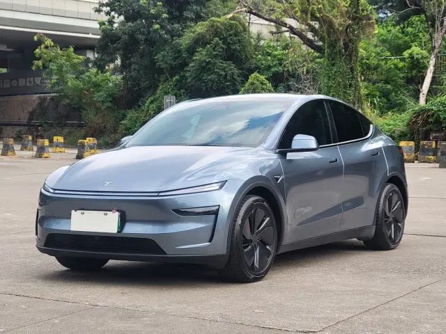 Фотография автомобиля — Tesla Model Y