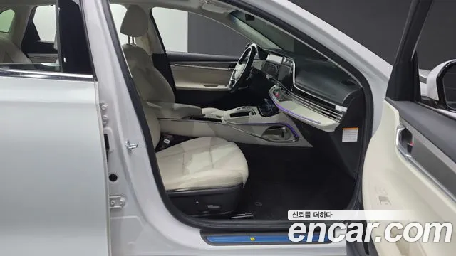 Hyundai Grandeur (New) Hybrid — Фото автомобиля 16