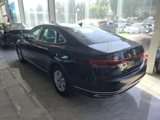 Volkswagen Passat — Фото автомобиля 4