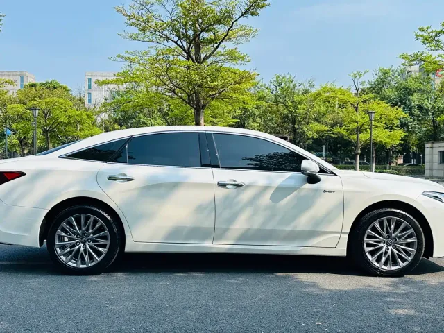 Toyota Avalon — Фото автомобиля 9
