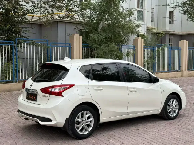 Nissan Tiida — Фото автомобиля 7