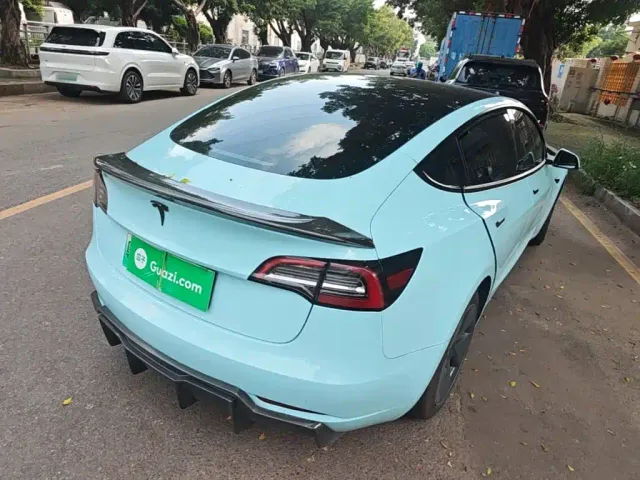Tesla Model 3 — Фото автомобиля 6