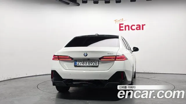 BMW 5-Series — Фото автомобиля 4