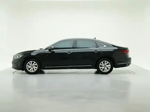 Volkswagen Passat — Фото автомобиля 5