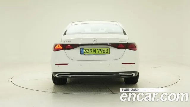 Mercedes-Benz E-Class — Фото автомобиля 4