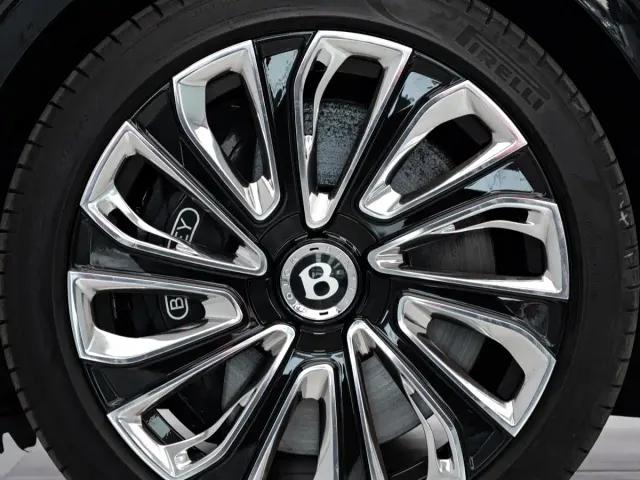 Bentley Flying Spur — Фото автомобиля 21