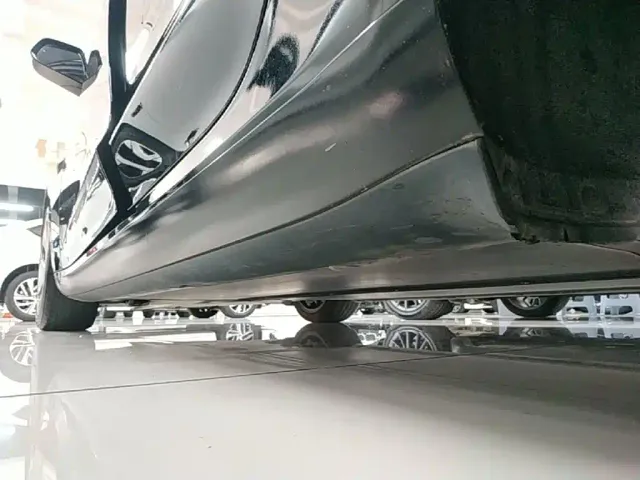 Tesla Model 3 — Фото автомобиля 21