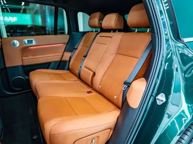 Li Auto L6 — Фото автомобиля 16