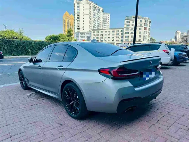 BMW 5 Series — Фото автомобиля 7