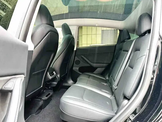 Tesla Model Y — Фото автомобиля 8