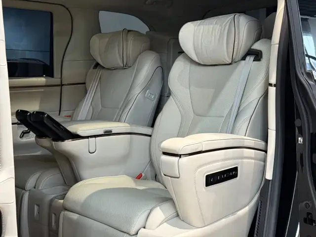 Lexus Lexus LM 2023 500h 6-Seater Prestige Edition — Фото автомобиля 18