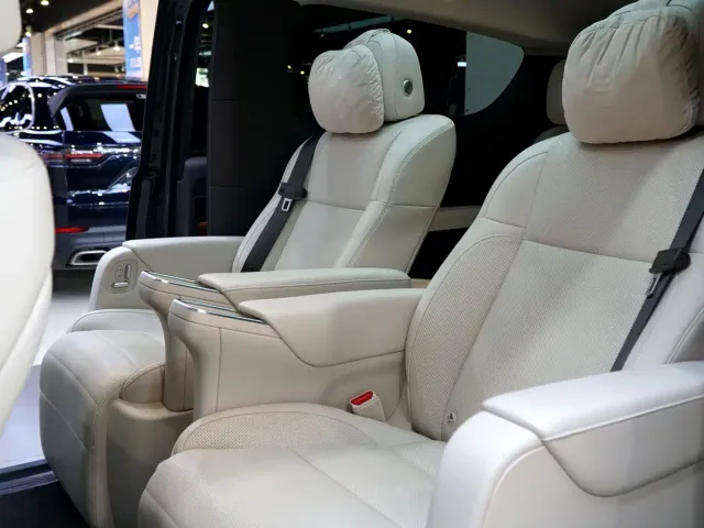 Li Auto MEGA — Фото автомобиля 14