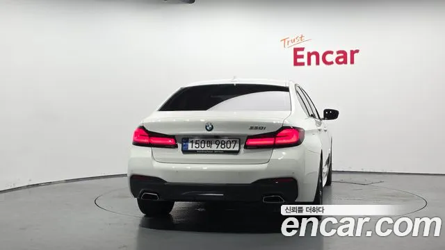BMW 5-Series — Фото автомобиля 4