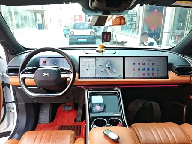 Xpeng G9 — Фото автомобиля 9
