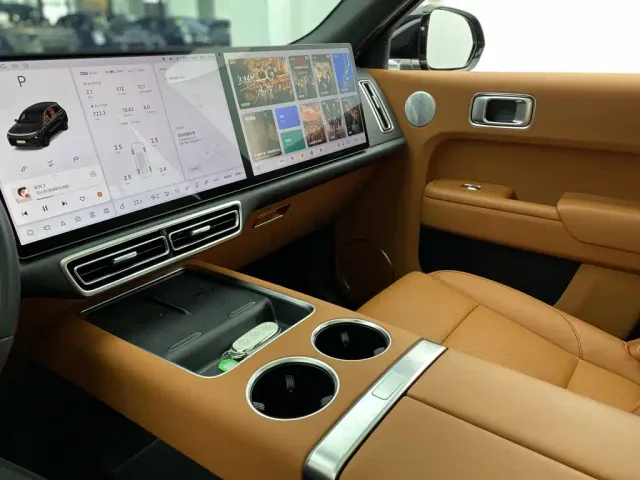 Li Auto L8 — Фото автомобиля 30