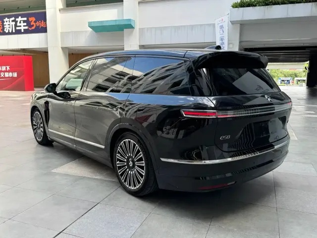 Nio ES8 — Фото автомобиля 7