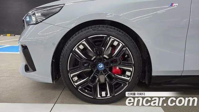 BMW i5 — Фото автомобиля 5