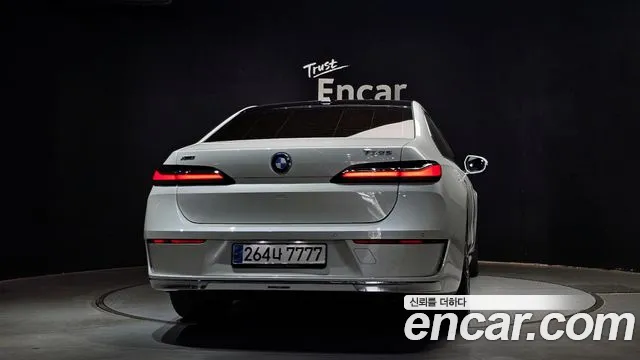 BMW 7-Series 7 серия (G70) — Фото автомобиля 4