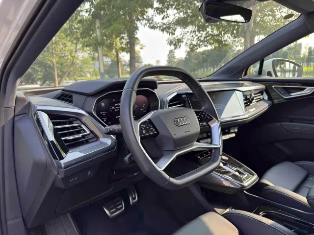 Audi Q4 e-tron — Фото автомобиля 8