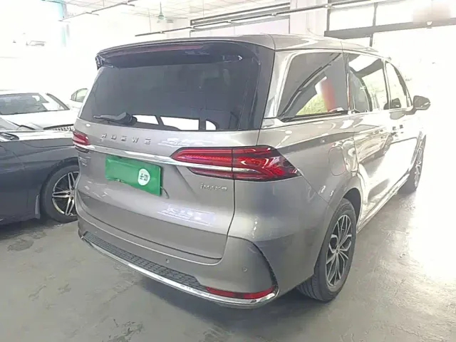 Roewe iMAX8 — Фото автомобиля 6