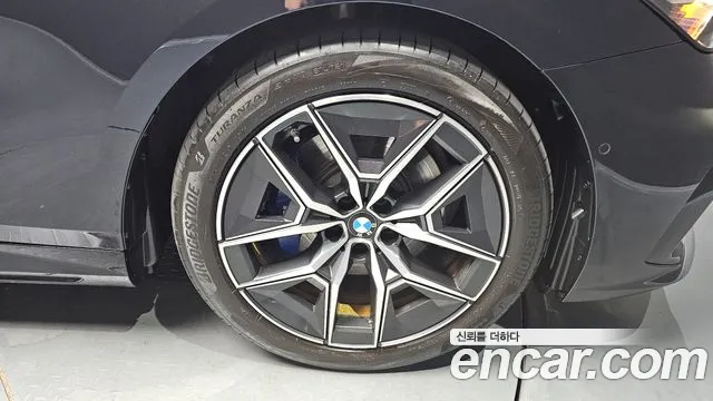 BMW 5 Series G60 — Фото автомобиля 21