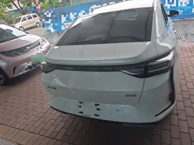 Dongfeng Yixuan — Фото автомобиля 5