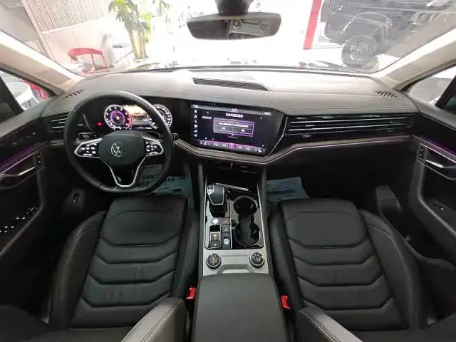 Volkswagen Touareg — Фото автомобиля 11