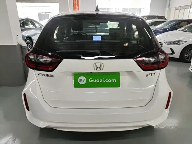 Honda Fit — Фото автомобиля 5
