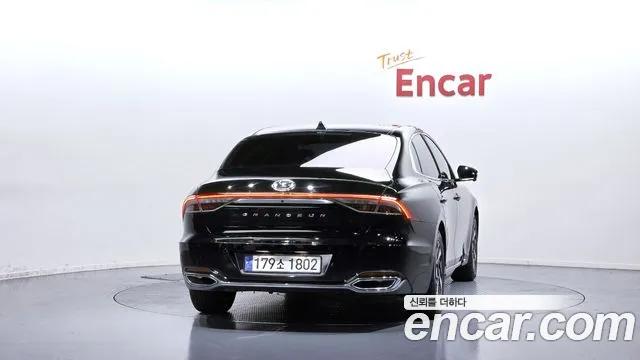 Hyundai Grandeur Exclusive — Фото автомобиля 2