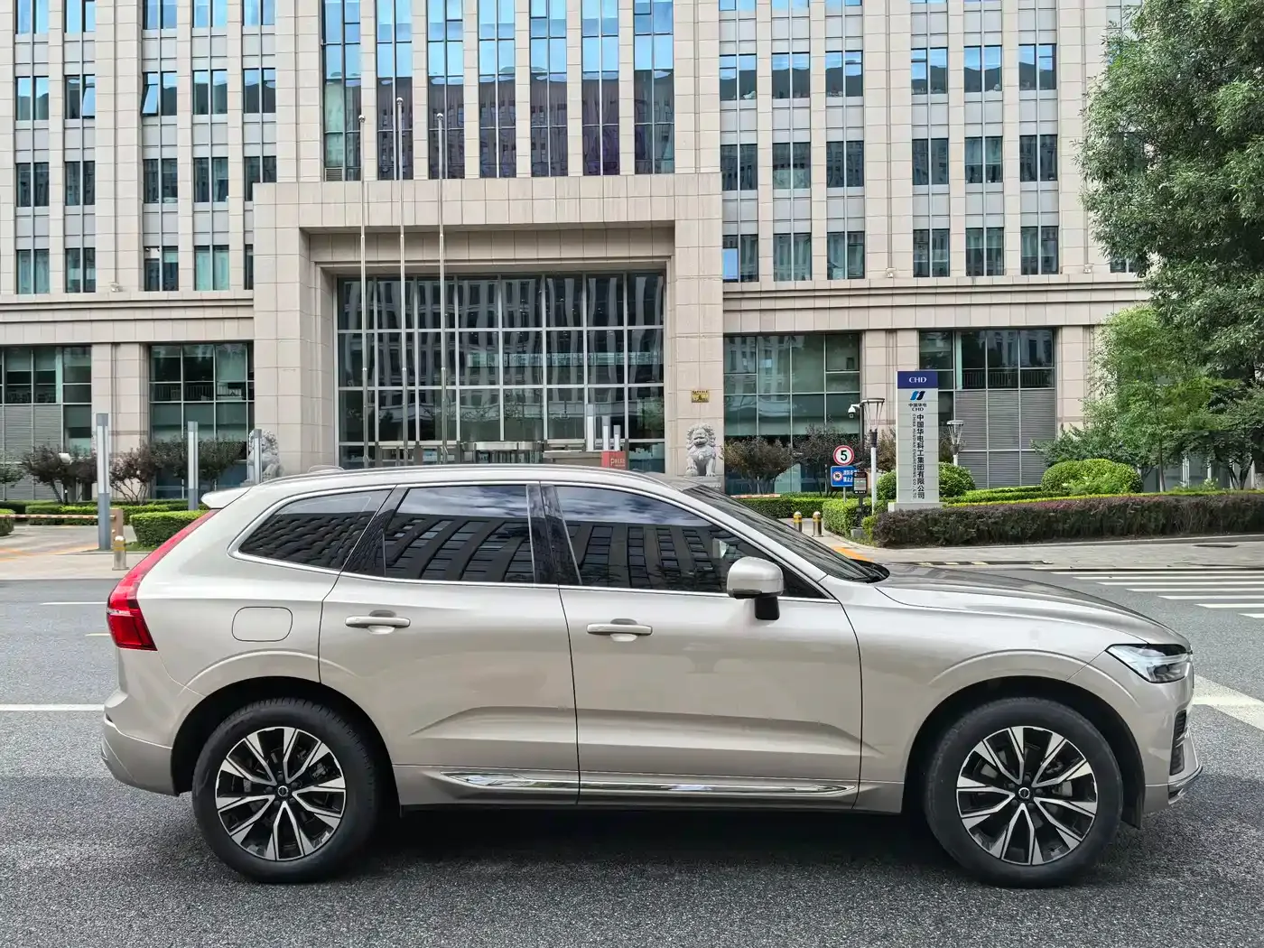 Volvo Volvo XC60 2023 B5 AWD Smart Luxury Edition — Фото автомобиля 8