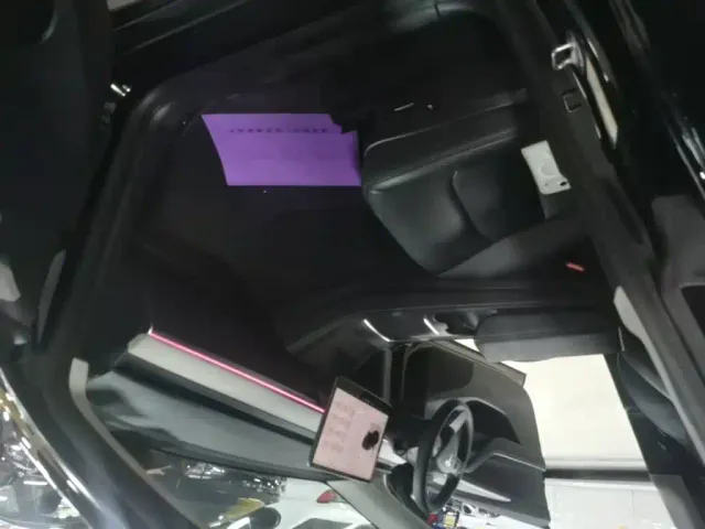 Tesla Model Y — Фото автомобиля 8
