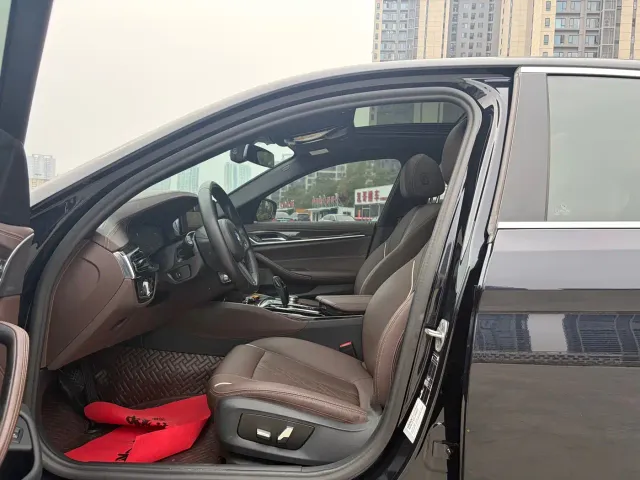 BMW 5 Series — Фото автомобиля 8