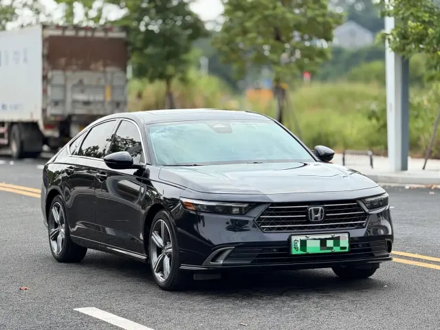 Honda Accord — Фото автомобиля 3