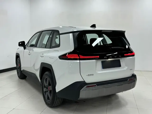 Toyota RAV4 — Фото автомобиля 6