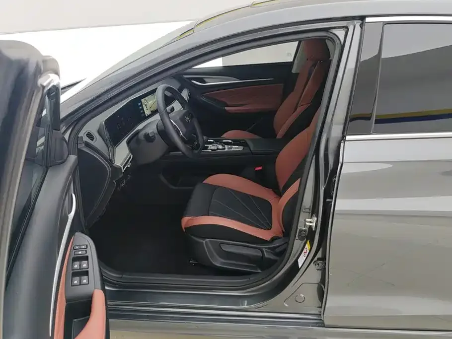 Changan Eado 2024 PLUS Blue Whale NE 1.4T GDI DCT High Performance Edition — Фото автомобиля 9