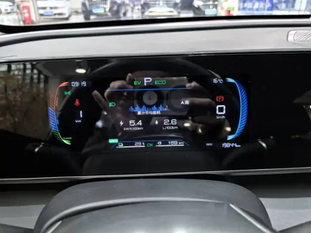 BYD Qin L — Фото автомобиля 10