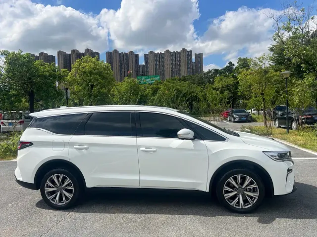 Geely Jiaji — Фото автомобиля 8