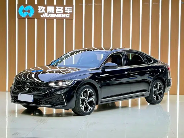 Фотография автомобиля — Volkswagen Passat