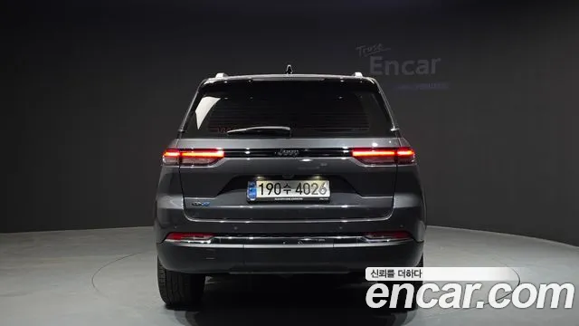 Jeep Cherokee — Фото автомобиля 4