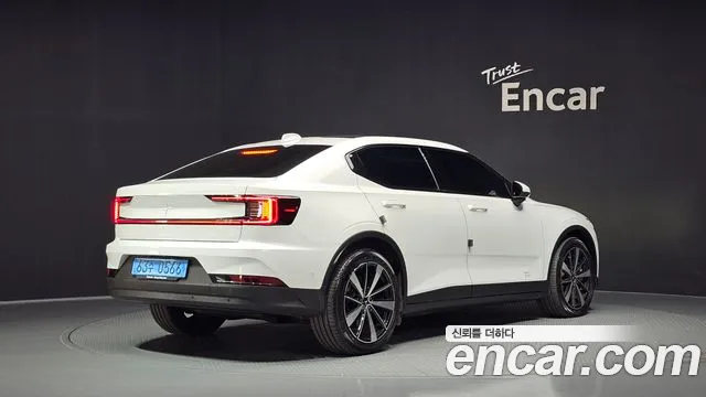 Polestar 2 — Фото автомобиля 2