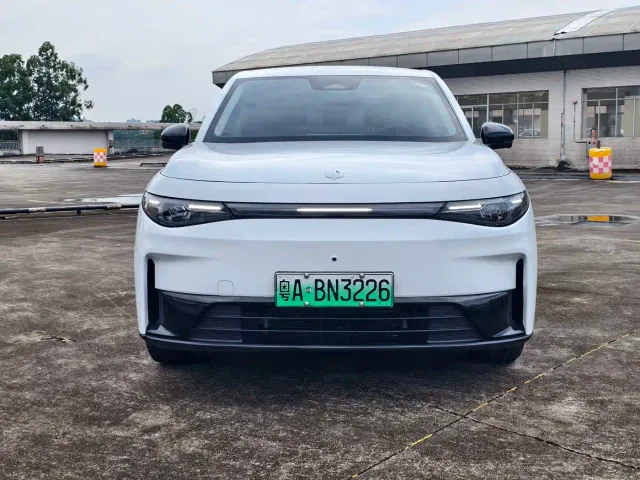 Leapmotor C10 — Фото автомобиля 2