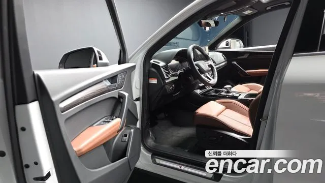 Audi Q5 45 TFSI quattro Premium — Фото автомобиля 5