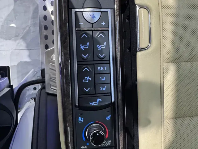 Toyota Vellfire — Фото автомобиля 14