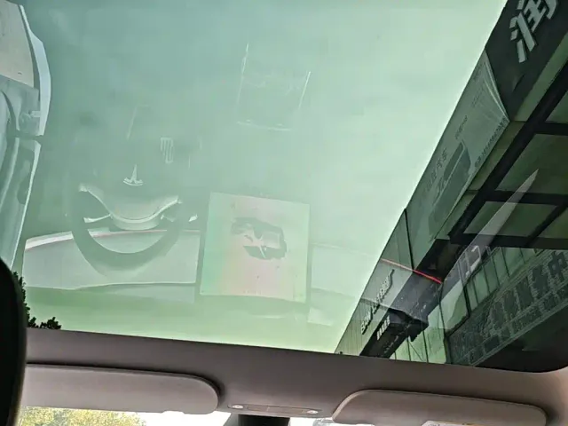 Tesla Model Y — Фото автомобиля 17