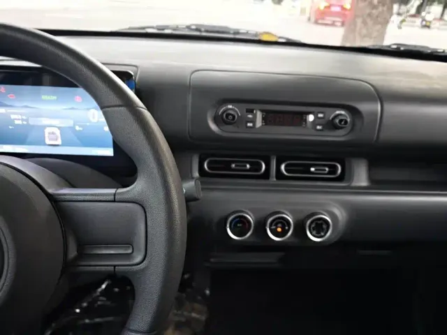Wuling Zhiguang NEV — Фото автомобиля 12