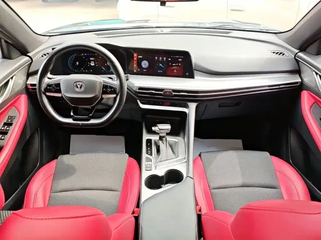 Changan CS35 Plus — Фото автомобиля 9