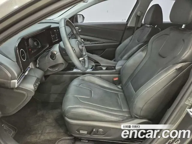 Hyundai Avante CN7 — Фото автомобиля 11