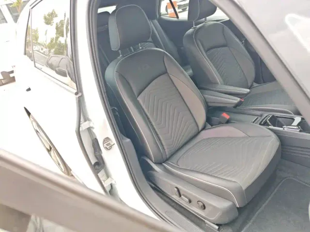 Volkswagen ID.3 — Фото автомобиля 24