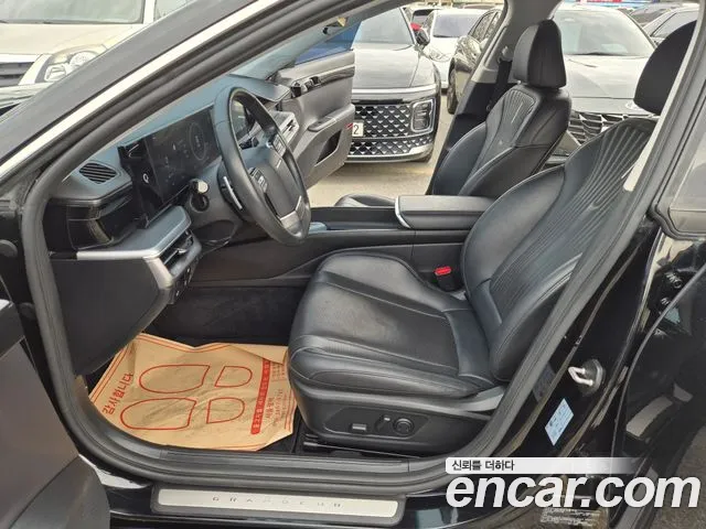 Hyundai Grandeur GN7 — Фото автомобиля 10