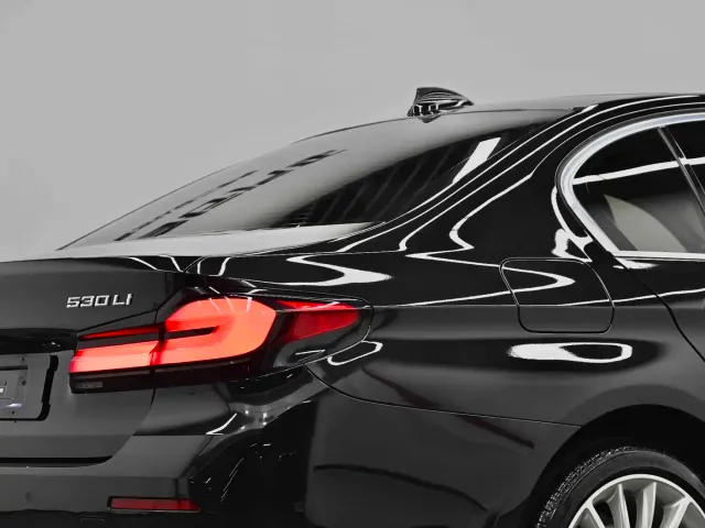 BMW 5 Series — Фото автомобиля 15